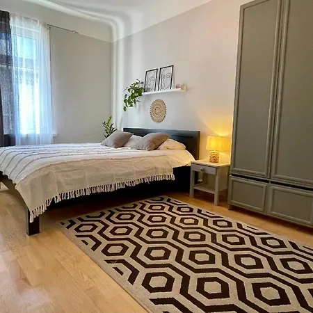 3 Bedroom Near The Center
